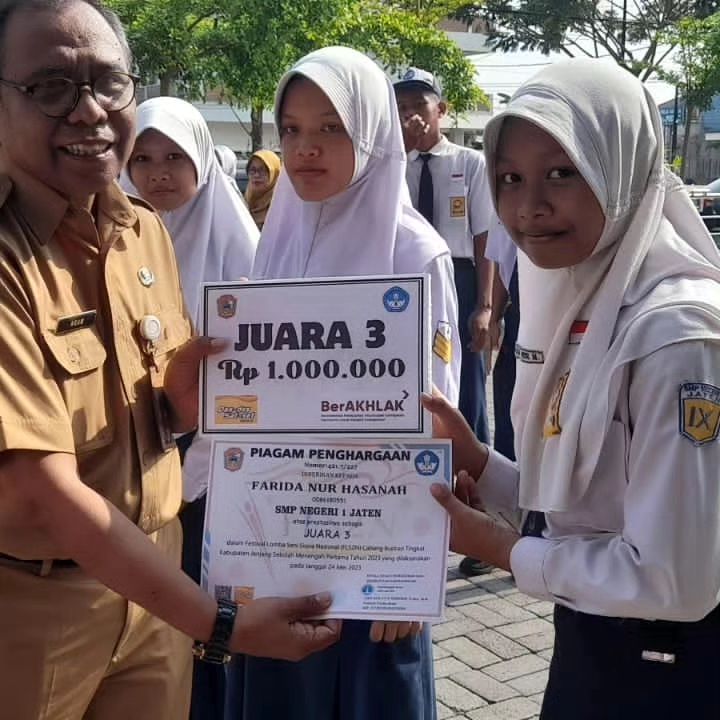 Juara 3 Farida Nur Hasanah